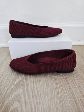 Vivaia Margot Burgundy Glitter V-Cut Knit Square Ballet Flats 5.5 35.5 Shoes